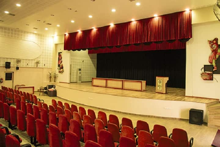 Natwarlal Maniklal Dalal College of Art and Commerce College campus in Gondia, Maharashtra, India — photo 1