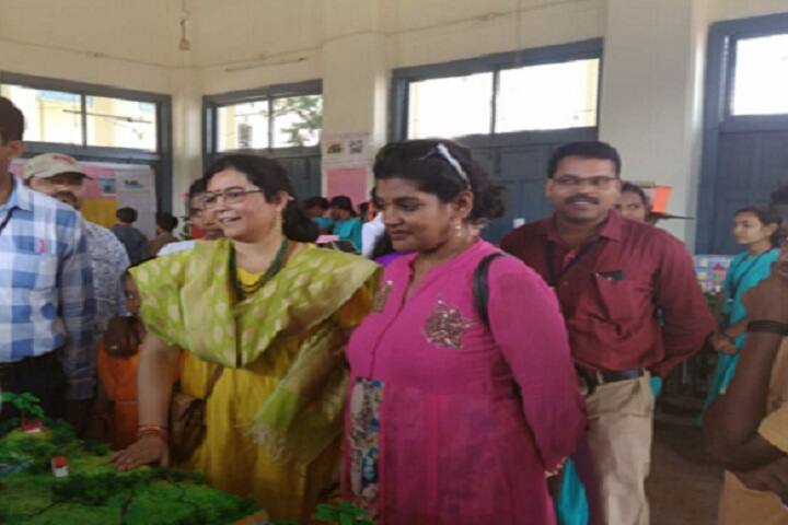 Maharajah's College of Education campus in Vizianagaram, Andhra Pradesh, India — photo 4