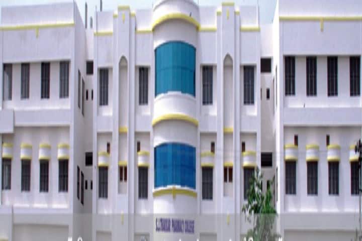 SJ Thakkar Pharmacy College campus in Rajkot, Gujarat, India — photo 1