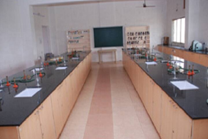 SJ Thakkar Pharmacy College campus in Rajkot, Gujarat, India — photo 4