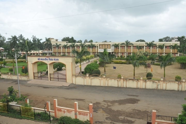 Shree JS Bhakta and Shree KM Bhakta Arts and Shree AN Shah Science and Shree NF Shah Commerce College, Surat campus in Surat, Gujarat, India