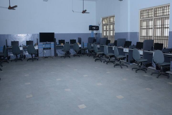 Shree JS Bhakta and Shree KM Bhakta Arts and Shree AN Shah Science and Shree NF Shah Commerce College campus in Surat, Gujarat, India — photo 4