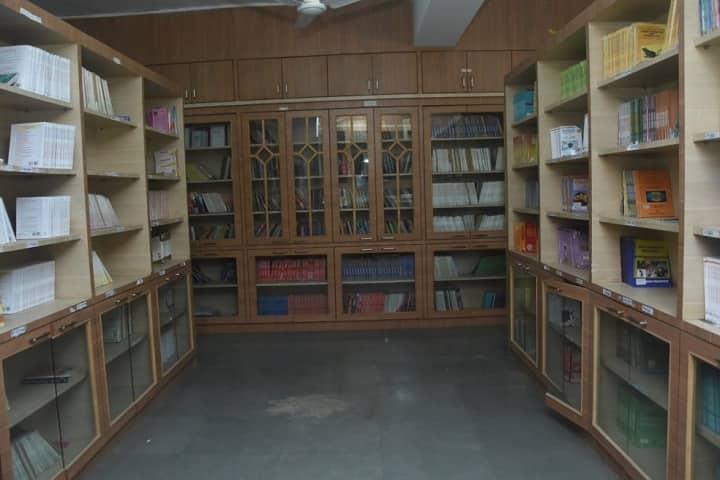 Padmashri Manibhai Desai Mahavidyalaya campus in Pune, Maharashtra, India — photo 2