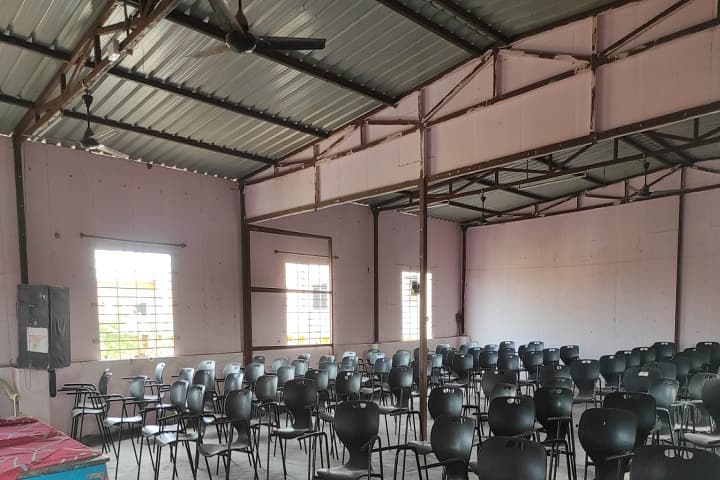 Swami Muktanand College of Science campus in Yeola, Maharashtra, India — photo 1