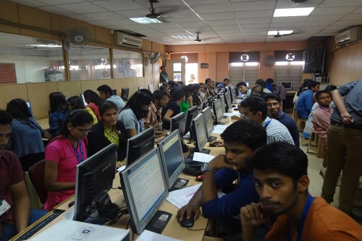 Viva College campus in Virar, Maharashtra, India — photo 5