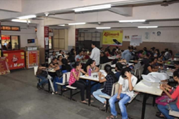 Sir Sitaram and Lady Shantabai Patkar College of Arts and Science and VP Varde College of Commerce and Economics campus in Mumbai, Maharashtra, India — photo 2