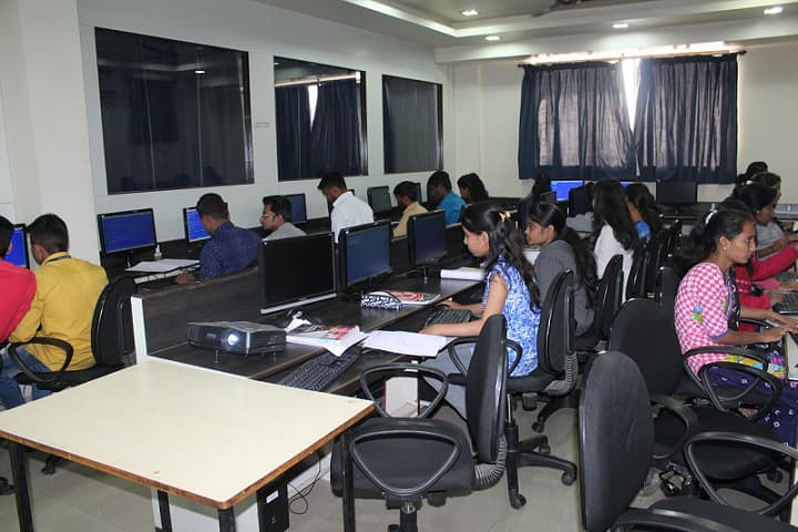 Sarhad College of Arts campus in Katraj, Maharashtra, India — photo 4