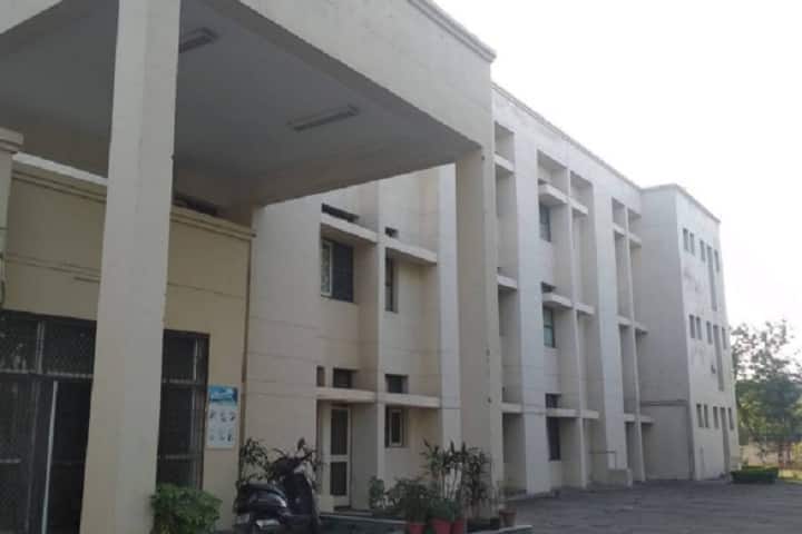 Government College for Girls Sector 14 campus in Panchkula, Haryana, India — photo 2