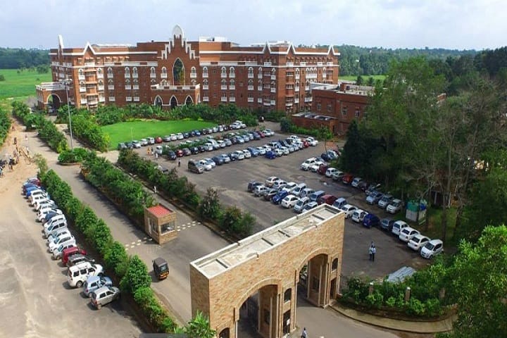 Believers Church Medical College Hospital campus in Thiruvalla, Kerala, India — photo 1