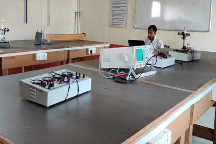 Late Pushpadevi Patil Arts and Science College campus in Risod, Maharashtra, India — photo 5