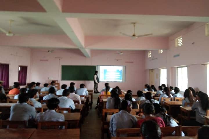 Kewalramji Harde Mahavidyalaya campus in Gadchiroli, Maharashtra, India — photo 2