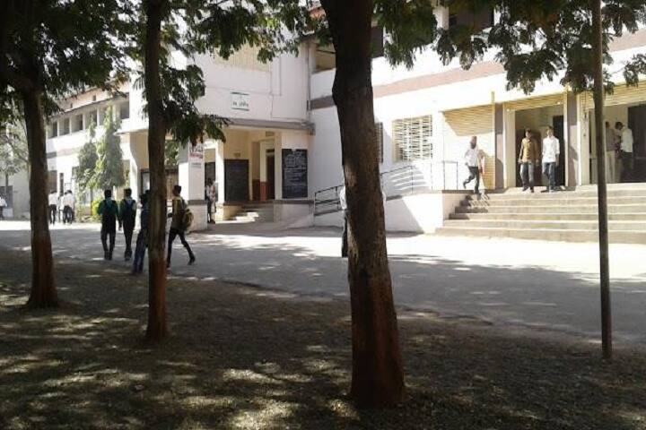 Jalgaon District Maratha Vidya Prasarak Co-Operative Society's Arts Commerce and Science College campus in Jalgaon, Maharashtra, India — photo 2