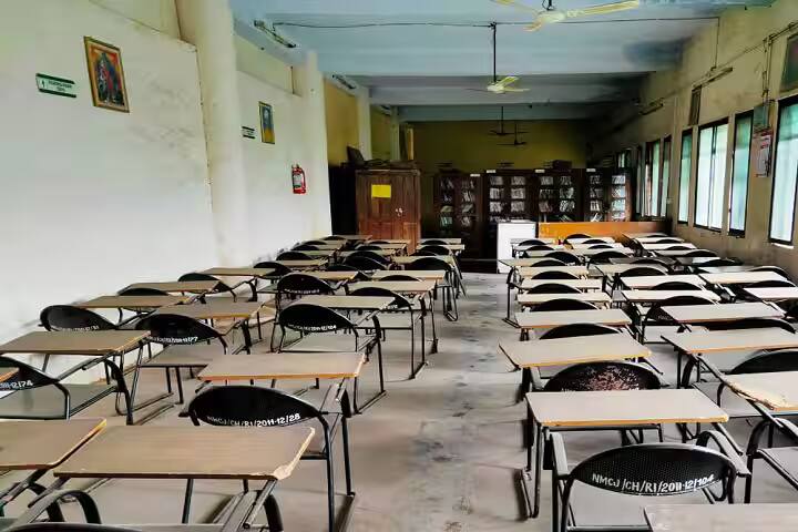 Jalgaon District Maratha Vidya Prasarak Co-Operative Society's Arts Commerce and Science College campus in Jalgaon, Maharashtra, India — photo 5