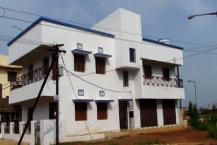 Rajdhani College of Engineering and Management campus in Bhubaneswar, Odisha, India — photo 2