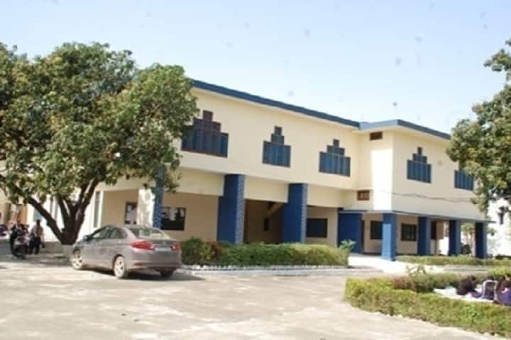 BKD Degree College for Women campus in Sirmaur, Himachal Pradesh, India — photo 2
