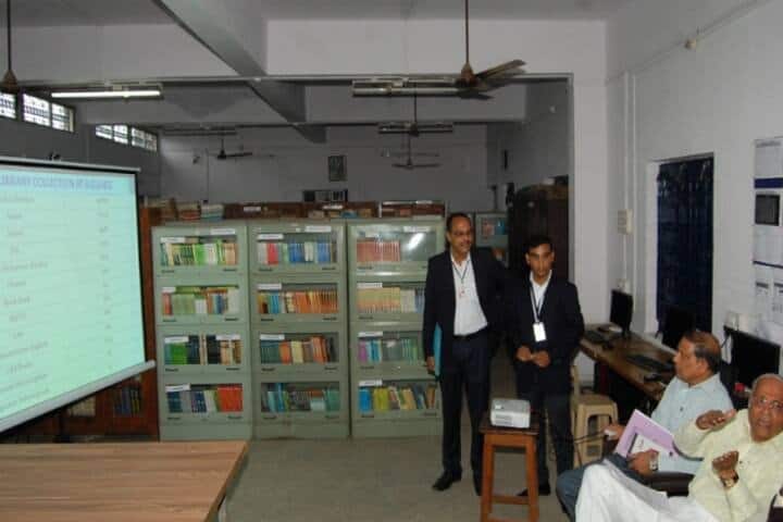 Dr Ambedkar College of Arts Commerce and Science campus in Chandrapur, Maharashtra, India — photo 3