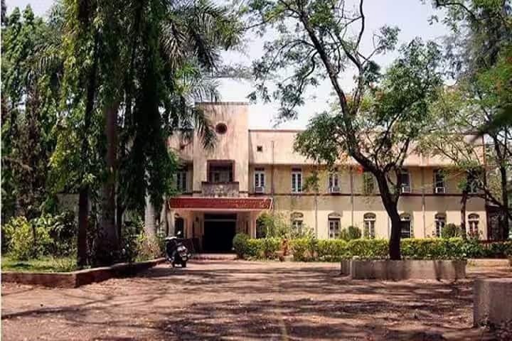 Gokhale Education Society's HPT Arts and RYK Science College campus in Nashik, Maharashtra, India — photo 2