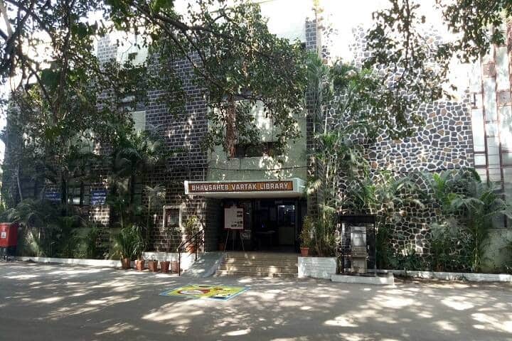 Gokhale Education Society's HPT Arts and RYK Science College campus in Nashik, Maharashtra, India — photo 5