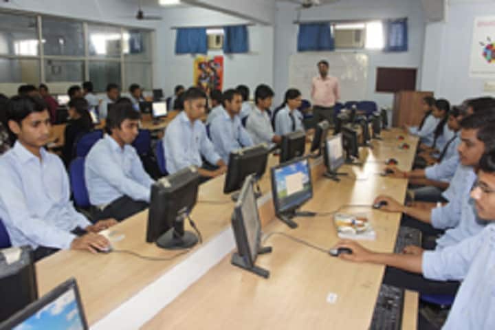 HR Institute of Technology campus in Ghaziabad, Uttar Pradesh, India — photo 4