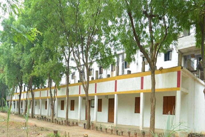 Shree Shivaji Arts Commerce and Science College campus in Rajura, Maharashtra, India — photo 2