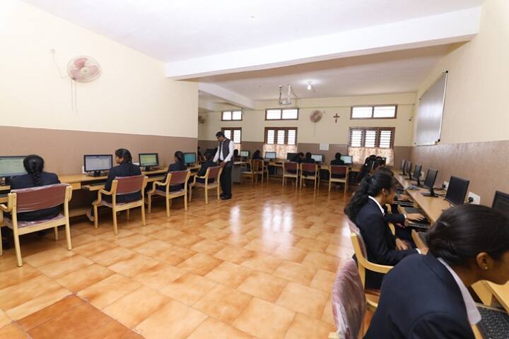 St Philomena First Grade College for Women campus in Hassan, Karnataka, India — photo 4