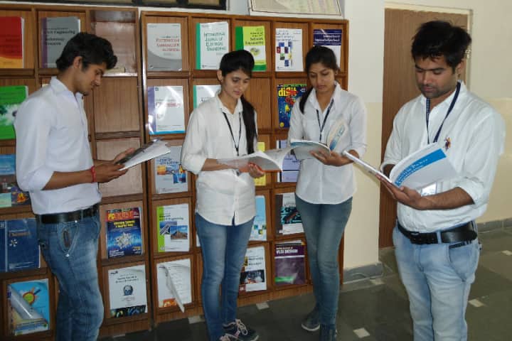 Maharishi Arvind College of Engineering and Research Centre campus in Jaipur, Rajasthan, India — photo 4