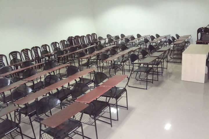 Srinivas Institute of Medical Sciences and Research Centre campus in Surathkal, Karnataka, India — photo 5