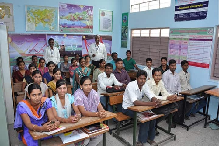 Smt SK Gandhi Arts campus in Beed, Maharashtra, India — photo 2