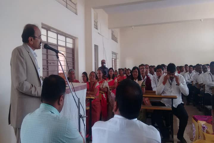 Smt SK Gandhi Arts campus in Beed, Maharashtra, India — photo 4