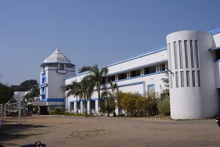 GS College of Commerce and Economics campus in Nagpur, Maharashtra, India — photo 1