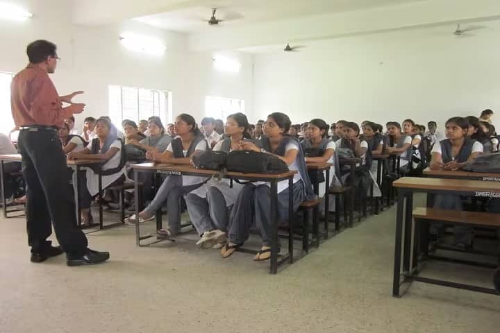 GS College of Commerce and Economics campus in Nagpur, Maharashtra, India — photo 2