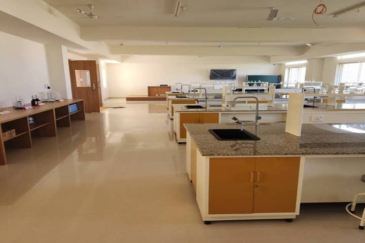 Sri Madhusudan Sai Institute of Medical Sciences and Research campus in Chikkaballapur, Karnataka, India — photo 4