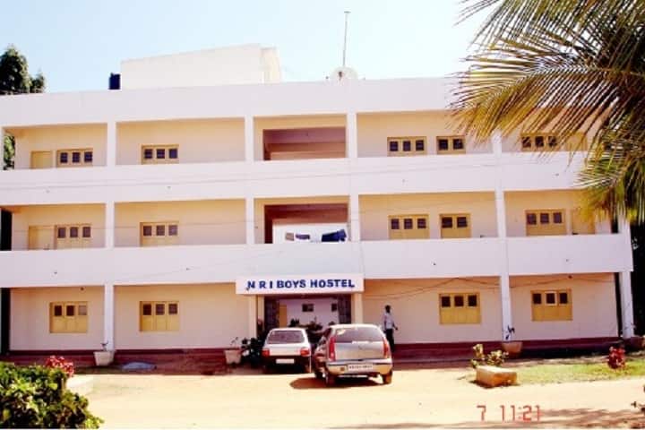Sri Devaraj URS Medical College campus in Kolar, Karnataka, India — photo 2