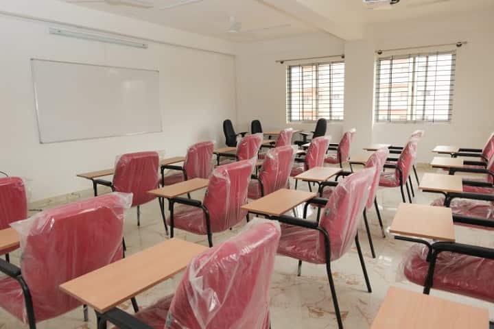 Sri Chamundeshwari Medical College Hospital and Research Institute campus in Ramanagara, Karnataka, India — photo 3