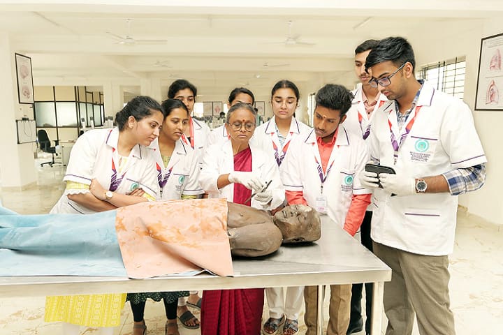 Sri Chamundeshwari Medical College Hospital and Research Institute campus in Ramanagara, Karnataka, India — photo 4
