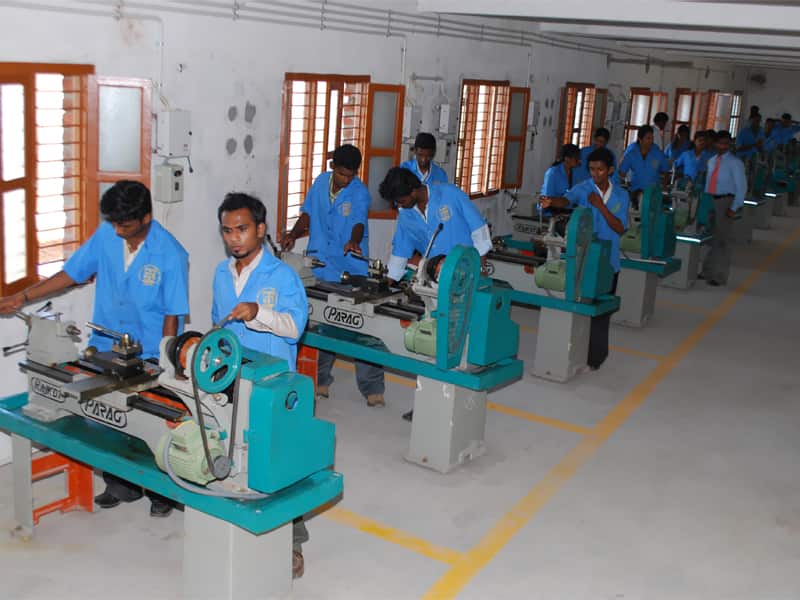 Ganapathy Chettiar College of Engineering and Technology campus in Ramanathapuram, Tamil Nadu, India — photo 5