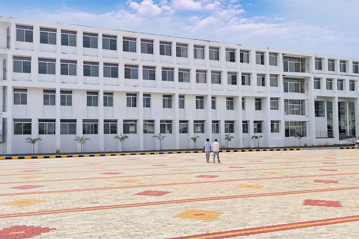 SR Patil Medical College campus in Bagalkot, Karnataka, India — photo 1
