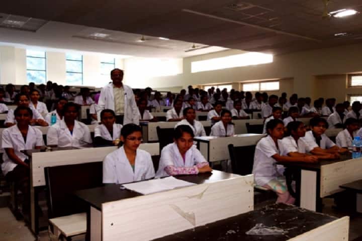 Shridevi Institute of Medical Sciences and Research Hospital campus in Tumkur, Karnataka, India — photo 4