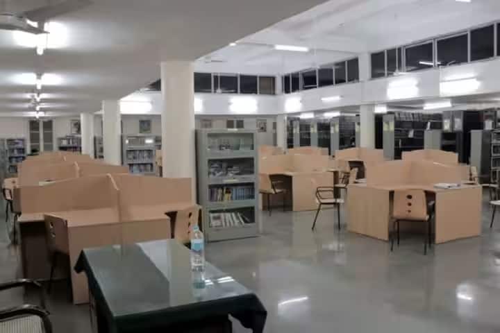 Shri B M Patil Medical College Hospital and Research Centre campus in Vijayapura, Karnataka, India — photo 2