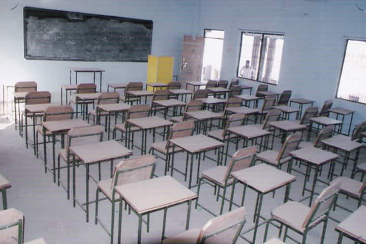 Ram Lalit Singh Mahavidyalaya campus in Chunar, Uttar Pradesh, India — photo 4