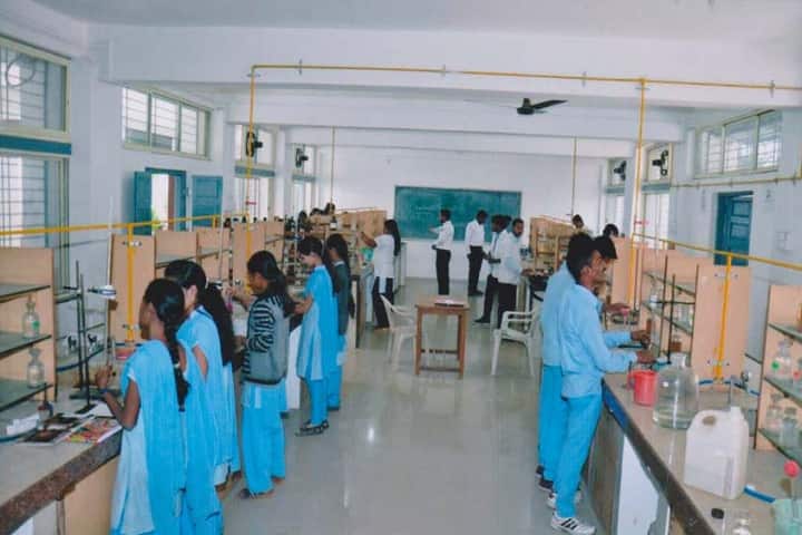Rajarshi Shahu College campus in Latur, Maharashtra, India — photo 2