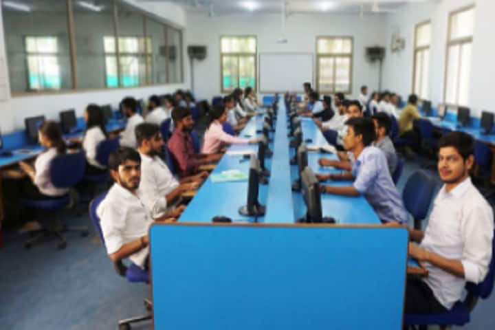 Institute of Information Technology and Management campus in New Delhi, Delhi, India — photo 3