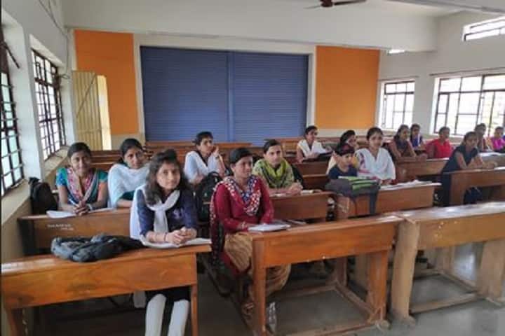 AA Patil College of Arts and Commerce for Women campus in Chikodi, Karnataka, India — photo 2