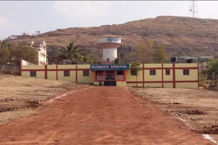 AA Patil College of Arts and Commerce for Women campus in Chikodi, Karnataka, India — photo 4