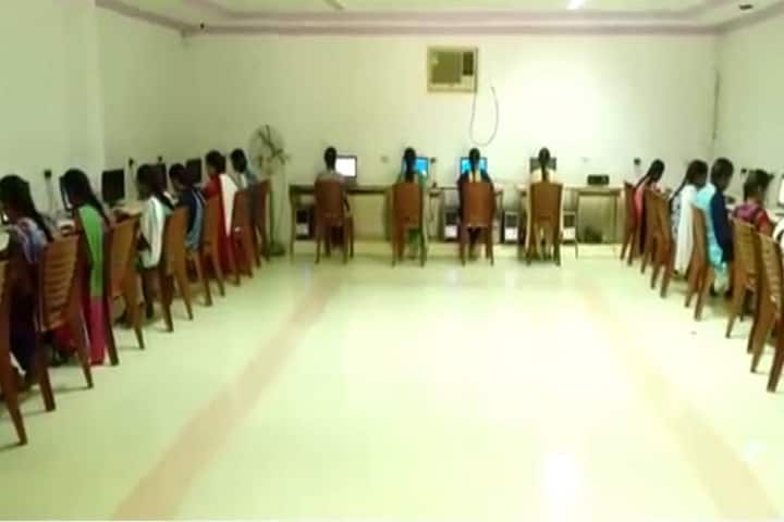 Vaniniketan Degree and PG College campus in Karimnagar, Telangana, India — photo 5