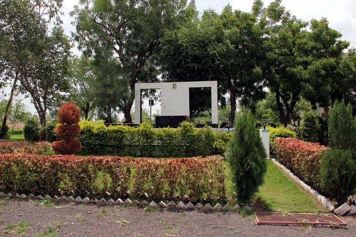 Dadasaheb Digambar Shankar Patil Arts Commerce and Science College campus in Jalgaon, Maharashtra, India — photo 2
