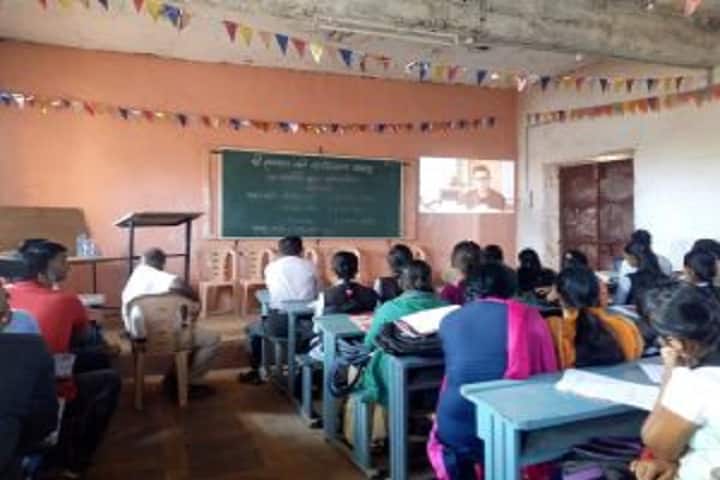 Shri Sampatrao Mane Mahavidyalaya campus in Khanapur, Maharashtra, India — photo 2