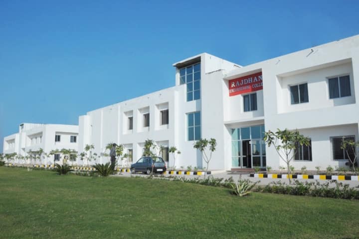 Rajdhani Engineering College campus in Jaipur, Rajasthan, India — photo 1