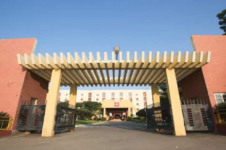 Navodaya Medical College campus in Raichur, Karnataka, India — photo 5