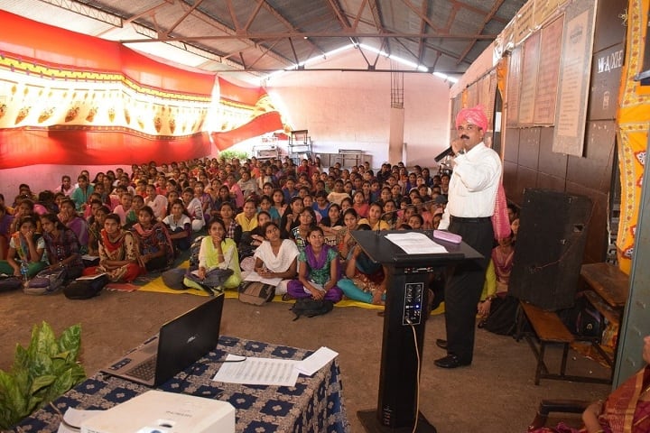 Malati Vasantdada Patil Kanya Mahavidyalaya campus in Walwa, Maharashtra, India — photo 1